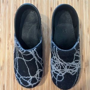 Dansko shoes size 38